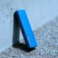 Pod Klypse d'Innokin couleur bleu dans une ambiance pour e-liquides CBD Terre de Fleurs